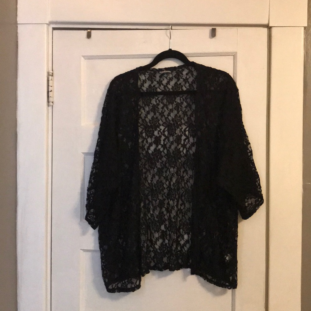 Black lace half sleeve cardigan